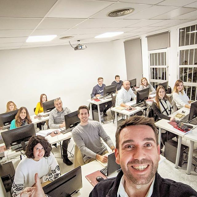 salva_moret's tweet photo. ¡Ecuador del curso de Revit, edición 88!
.
@ensenyem #ensenyem #revitman #revit #revit2020 #autodesk #autodeskatc #bim #revitbim #formacion #cursorevit #curso #formacionpresencial #valencia #ilovemyjob #asisi #meencantamitrabajo #atope #autodeskrevit #atc https://t.co/DZ9NCKqVVR https://t.co/0RpCWRzupZ