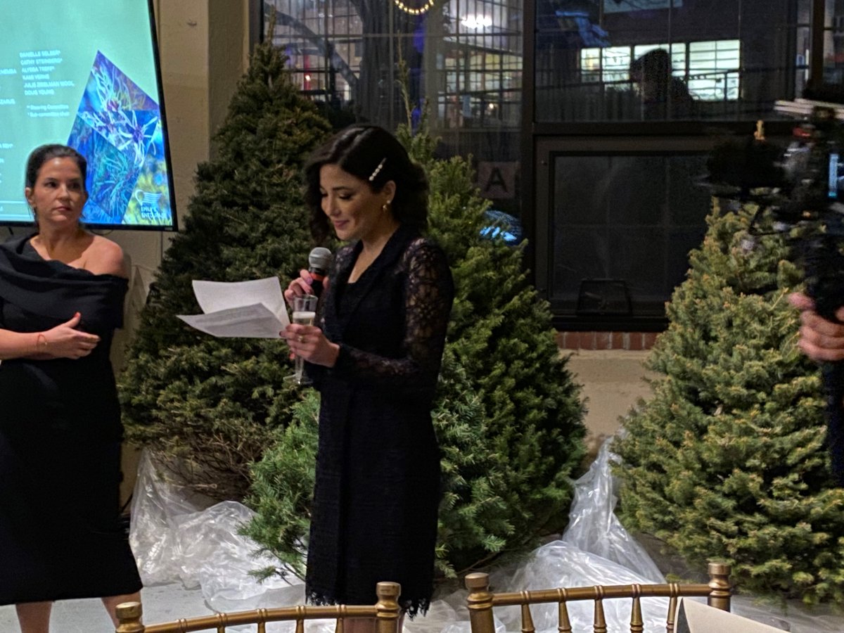 CorbusPharma's tweet photo. We had a wonderful time raising awareness and funds for #cysticfibrosis this weekend at @EmilysEntourage's event. We share a commitment to accelerating research for every person with #CF. #EEinBloom #NotYourAverageGala #BeatCF #CureCF #HopeLiesAhead https://t.co/6Y2o7qq5S2