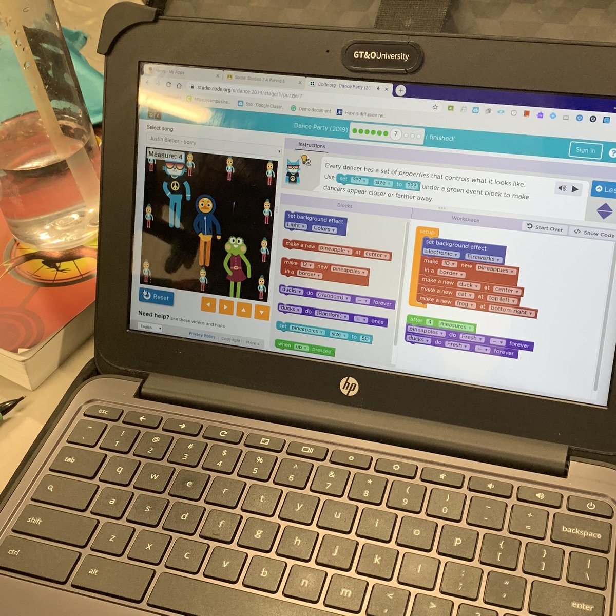 Mrs_Stone07's tweet photo. #HourOfCode #Wolverinesfor13 #ExpectExceptionalHCS @ugm_hcs #CelebrateLearningHCS https://t.co/nlIHiRfEI9