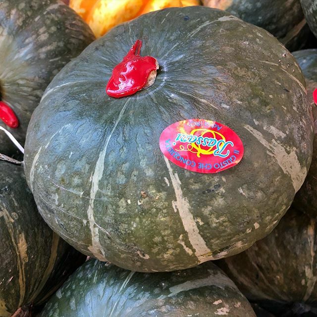 JamesWaddingto3's tweet image. Loved this squash from @turnipsborough  Always nice to have great seasonal produce. Who says early winter has to be bad! @boroughmarket #foodie #londonfood #squash #danbarber