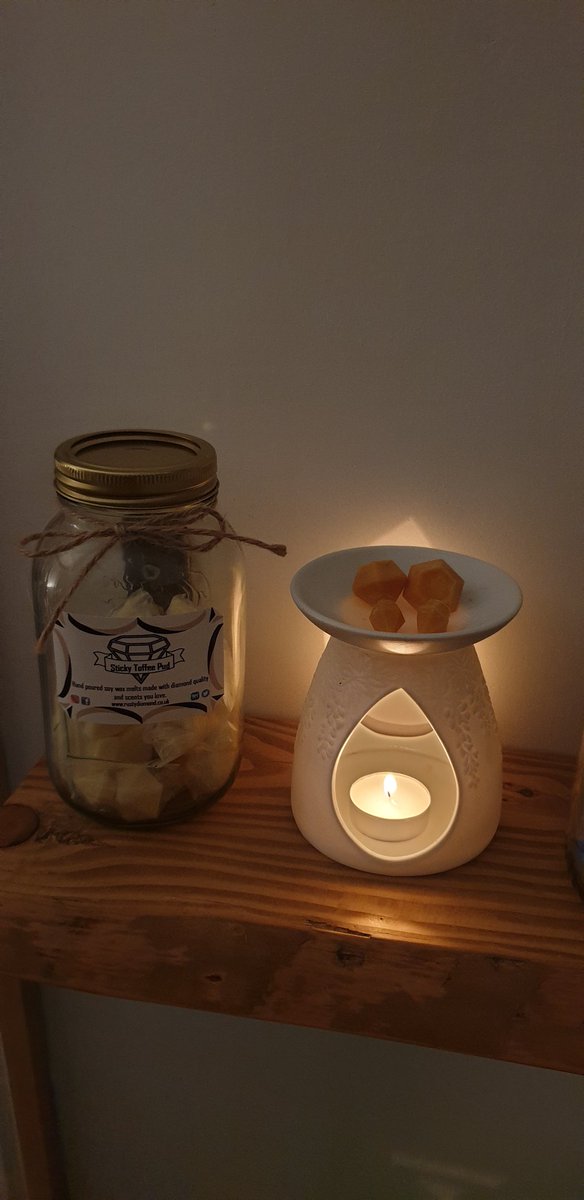 We are happy to announce we're now supplying highly fragranced #diamond #scents 😍
Highly scented handmade soy wax melts and candles 💎
Available in lots of different scents and colours.
#diamondscents #rustydiamondsalvage