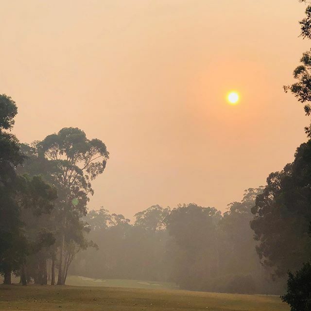 Very Smokey here at <a href="/avondale_gc/">Avondale Golf Club</a>. Thanks to all the Fire Fighters and crews helping to keep us safe. ift.tt/2P7joM8