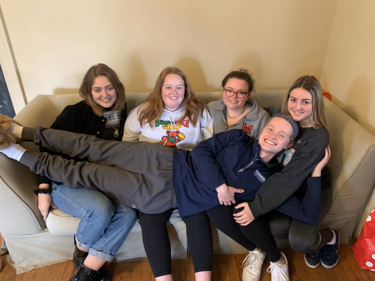 ⭐️ NEW EXEC ALERT ⭐️

Say hello to Just Duet’s new exec board! We are so excited to see how you take this group to the next level! 

President | Haley Lynch
Music Director | Hannah Chauvin
PR/Marketing | Jenna Walter
Social Chair | Tess Gallagher 
Treasurer | Emmett Knee