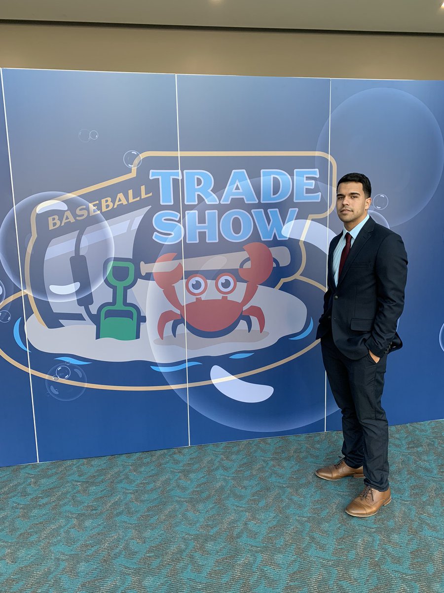 Harold300x's tweet photo. Day 2 at the MLB Winter Meeting. Had the opportunity to built great connections and acquired great information about this great industry. Time for the Trade Show! #PBEOJF @PBEOJobFair https://t.co/ercRyMMY5h