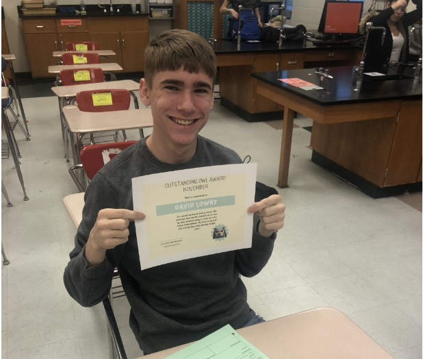 EveningHSaacps's tweet photo. Celebrating our November Owl of the Month, David at North County Evening High! #StudentoftheMonth #OwlYeah #NCEHS https://t.co/PKXEBagimw
