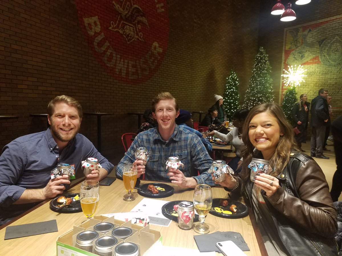 UnitedWaySTL's tweet photo. We celebrated our #GenNextSTL volunteers last week at @AnheuserBusch's @BiergartenAB. With good friends, delicious food and holiday lights, this was a party you didnโt want to miss! You can be at the next event: https://t.co/z3d77m37X2 #United4STL #GenNextSTL #WeHelpSTL https://t.co/j7mam6A2kz