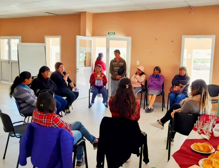 MayZocco's tweet photo. [SAC] Nos reencontramos con los productores de quinoa 🌱 de la Puna.
💡 Trabajamos •Organización Cooperativa • Impuestos • Valor Agregado, junto al equipo de Responsabilidad Social Corporativa de  @GroupeEramet #EntreTodos #OLCSalta  #Quewar 👩🏻‍🌾👨🏼‍🌾 https://t.co/sz3M3Y4Byy