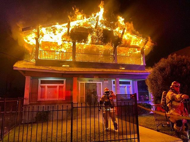 KempterFireWire's tweet image. A occupied two-story multi family unit complex off 2nd st in San Bernardino 12/08/2019 One burn victim transported to a regional burn center. @firephotogirl ift.tt/2LAchd6