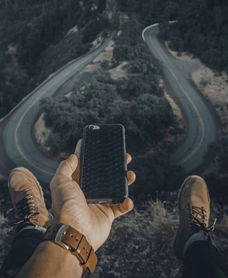 Michael_Louis_'s tweet image. It’s not just a case.. it’s a lifestyle. #BlackPythonCase 
(Photo by @thevisualnature) 
#MichaelLouis