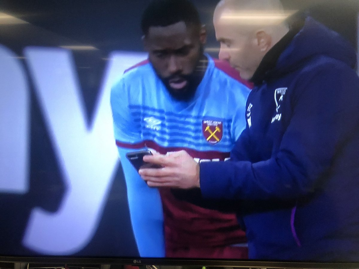 paddypower's tweet photo. When you’re coming on in the PL but the coach has some dank memes to show you first. https://t.co/gMaXsbMkT2