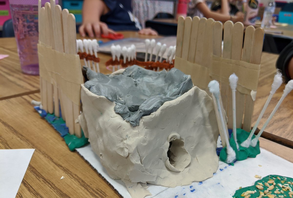JDHullHeroes's tweet image. Students in Mrs. Viera’s 4th grade classrooms took their knowledge on various Native American tribes and create homes that would be appropriate for each taking into account climate and natural resources from their assigned U.S. region. @ChandlerUnified @JanePto