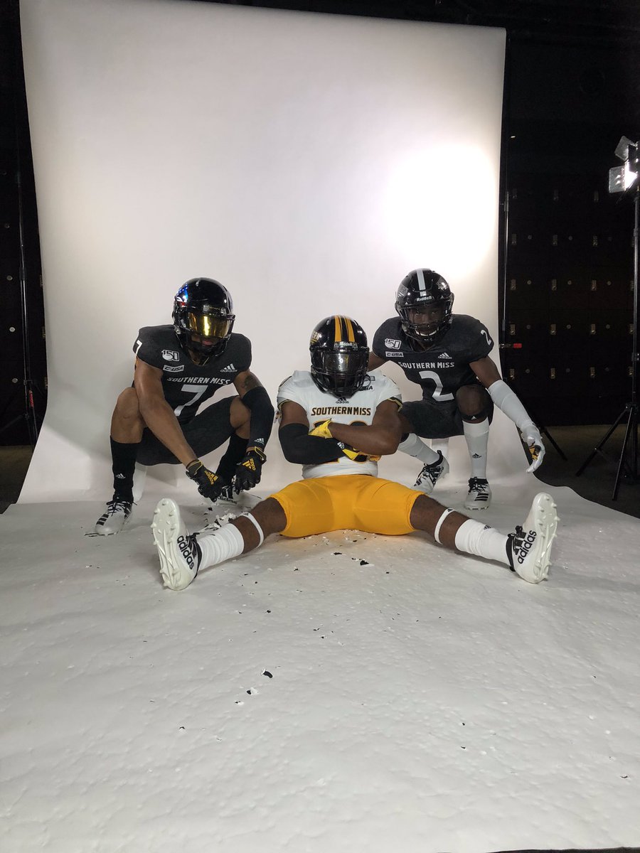 Derius_Williams's tweet photo. 🤍💛🖤 https://t.co/gKLCR09jHt