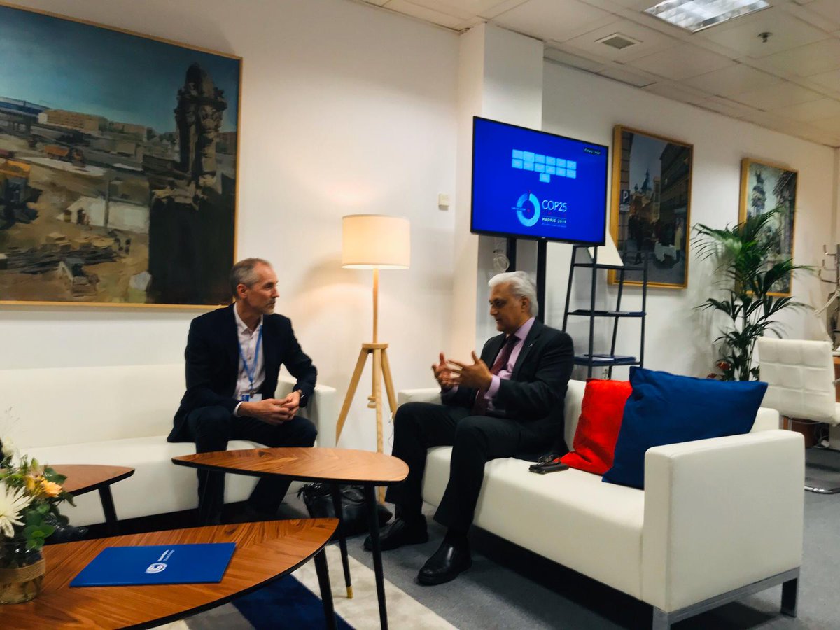 Met with #IKEA's CEO, Torbjörn Lööf, at #COP25 to discuss how businesses can align w/ the #ParisAgreement by committing to science-based GHG targets and fostering #sustainable consumption. I encourage all companies to develop solutions in support of transformative #ClimateAction