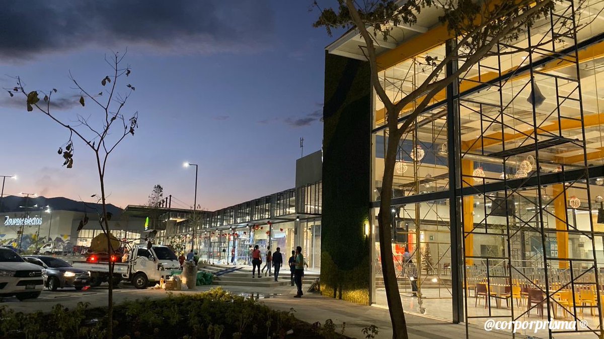 corporprisma's tweet photo. Apertura Centro Comercial El Encuentro #SanMiguel🇸🇻 #franquicias #construccion https://t.co/0TPKJb1ZsU