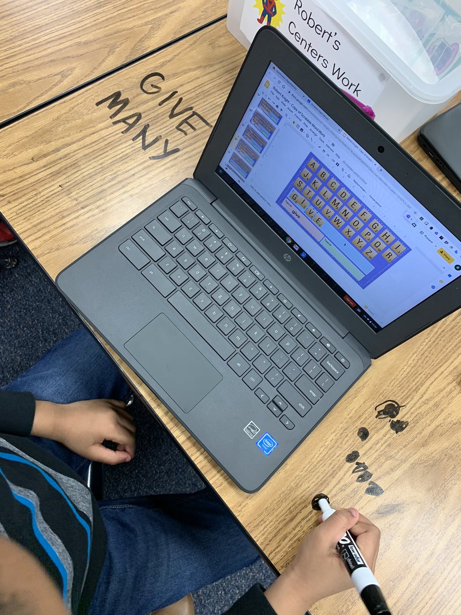 MrsSouth5's tweet photo. Thanks for the idea @Techy_Jenn!Look @PennyOse Little Firsties CAN do google slides AND google classroom to practice sight words! #k2can https://t.co/ZEh6Zvb1Gd