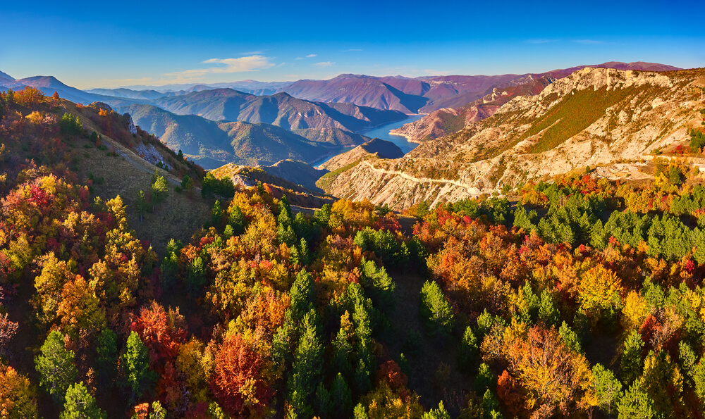 ExploreMacedon1's tweet photo. “Traveling – it leaves you speechless, then turns you into a storyteller.” 
#ExploreMacedonia #KozjakLake #ReservoirJasen 

Read more on  https://t.co/4sGwnvRxz6 https://t.co/O4KYjhBhUG