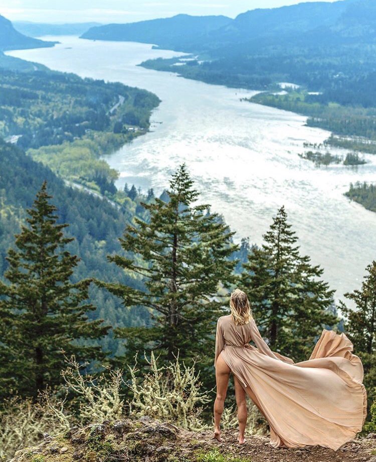 SaraUnderwood's tweet photo. The great outdoors https://t.co/WyPkys0Gdy