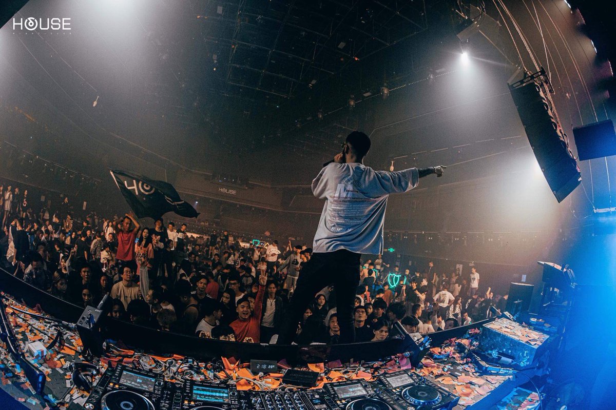 "There's the bathroom bro.."
Puning was lit 🔥