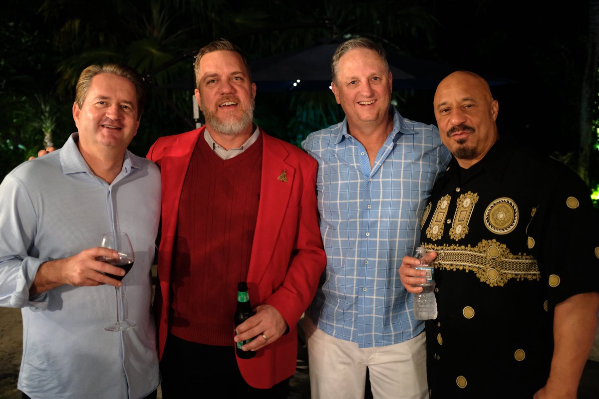 Estimating Edge tweet media