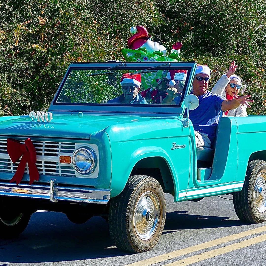 Tribe30a's tweet photo. Santa is coming to town #SantaClauseIsComingToTown #30atribe #30agetaway #30agirlsgetaway #MerryChristmas #dayson30a #30ahomeaway https://t.co/rQI55Pw0tO