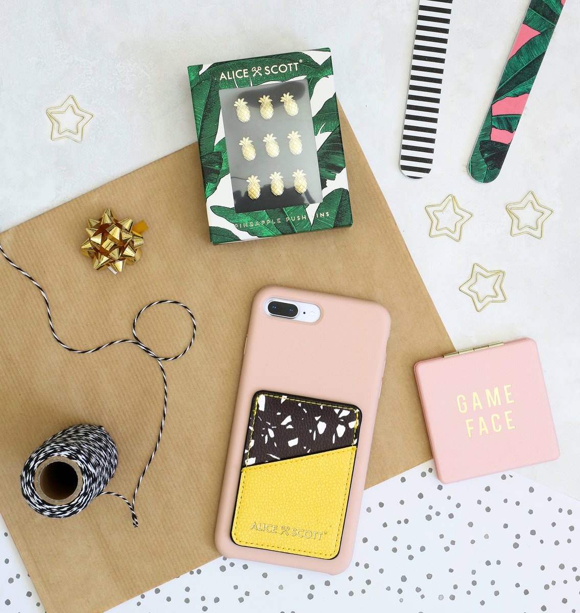 Our Alice Scott collection has lots of perfect little stocking fillers 🌟🎅🏼🎄 visit the website to view the full range!
.
.
.
.
.
.

#porticodesigns #stationery #stationeryaddict #stationeryfinds #christmas #alicescott #stockingfiller #giftsforher #giftideas #christmaspresent