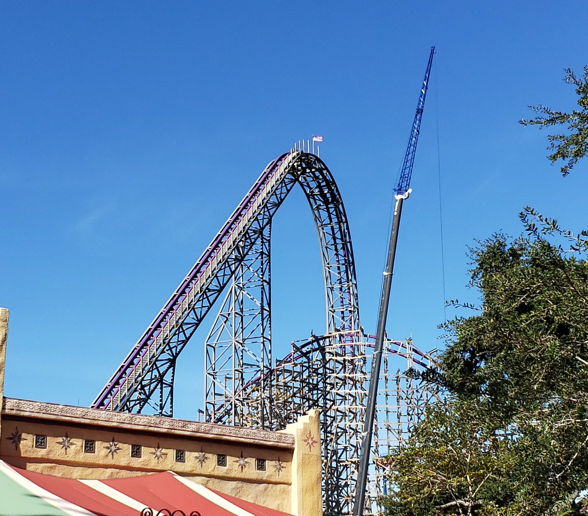 TourCentralFL's tweet photo. My, you're a tall one!
#IronGwazi #2020Rising #BGTProject2020 #RMCGwazi #Gwazi #BuschGardens #RMC #BuschGardensTampa #Tampa https://t.co/I9xhc9FOeO