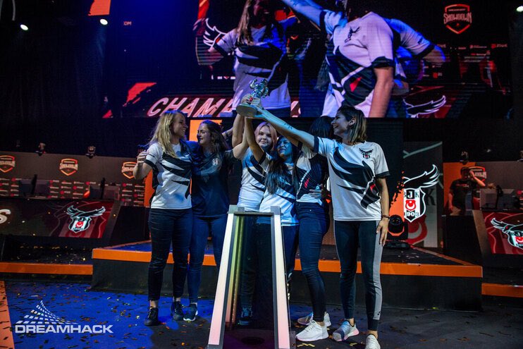 Team introduction - Beşiktaş esports

When it comes to the women's European CS: GO scene, you can't not mention "Juliano" and "zAAz", both core members of <a href="/bjkesports/">Beşiktaş Esports</a> Both players have more than fifteen years of CS experience.

Full introduction:
divina.pse.is/Besiktas