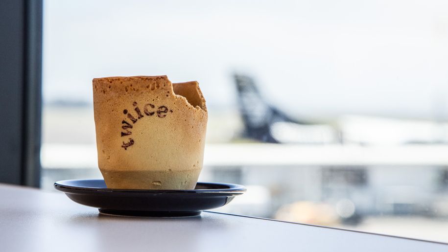 Air New Zealand trials edible biscotti coffee cups – Business Traveller buff.ly/2LprrBN