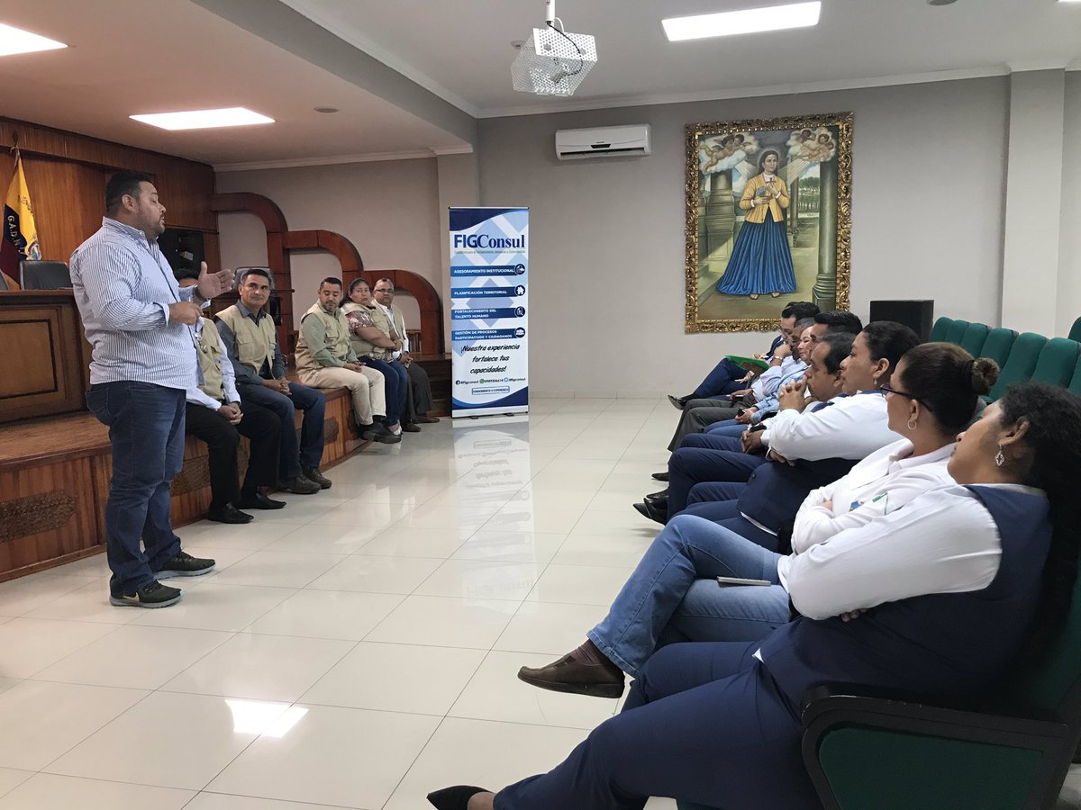 figconsul's tweet photo. Nos reunimos con el alcalde @Marvinsalas_35 y los directores del @alcaldiadenobol para iniciar la consultoría del Plan de Desarrollo y Ordenamiento Territorial de Nobol 2020-2027 https://t.co/2gFZEUIKfV