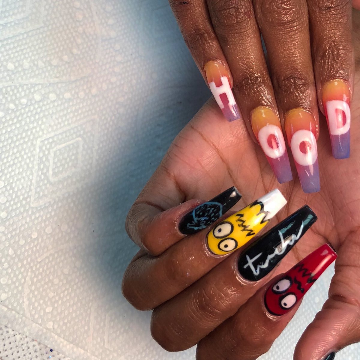 asvpnailbar's tweet image. All hand drawn! If you have a brand, I can draw your logo on a set for you!