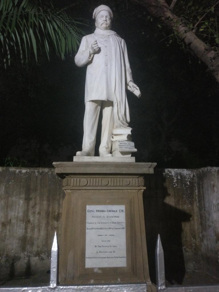 Don't know why this statue of Gopal Krishna Gokhale caught my closer attention today as if beckoned to read the tablet at its feet..
"Universal Education, National Unity, Equality of Citizenship, and Self Government."
any guesses which 2 we have dropped from our conscience?