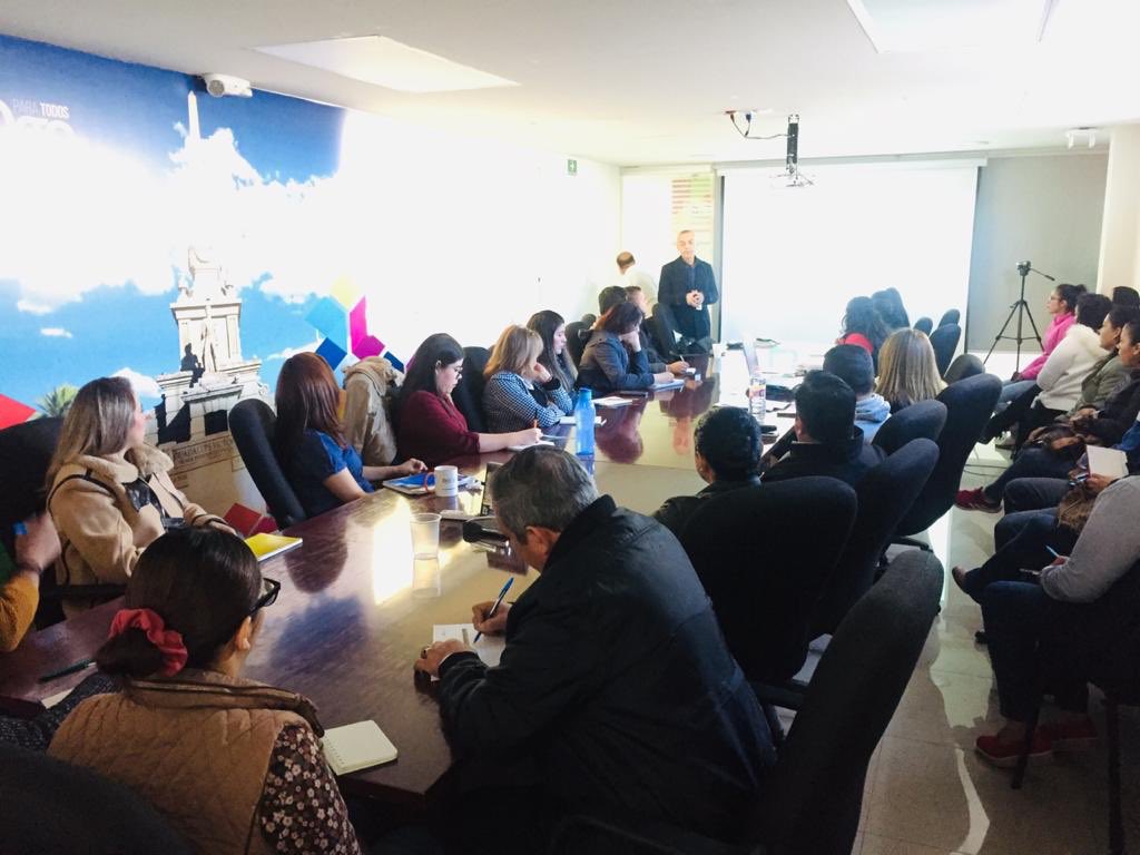 IDAIP_DURANGO's tweet photo. #ReporteIDAIP 🗂| Con el curso en archivos y gestión documental a la subsecretaría de administración del @gobdgo, ya son más de 50 dependencias e instituciones capacitadas por el @IDAIP_DURANGO en este tema | #NoHayTiempoQuePerder https://t.co/BiK7w9iMMu