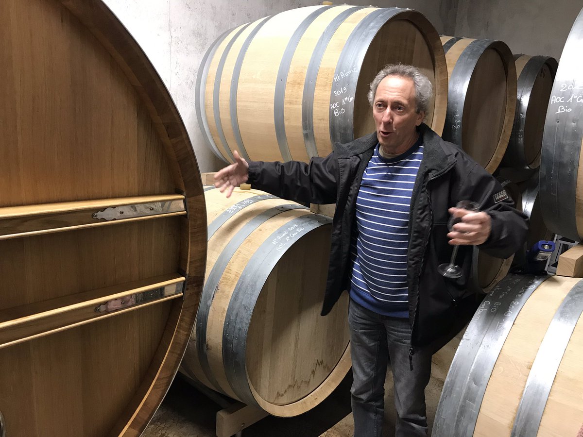 AlvaroMorenoC2C's tweet photo. Continuamos la lección
en la Cote de Blanc, en este caso con otro de los vignerons que ya se han convertido en un clásico y gran defensor de la viticultura biológica, Pascal Doquet #champagne #pascaldoquet #associationdeschampagnesbiologiques #vertus #chardonnay #alavole https://t.co/e8uMCBeGXE