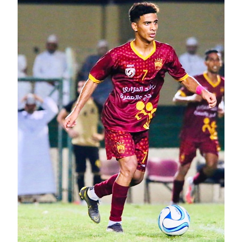 يطيب لإدارة الفريق الترحيب باللاعب الواعد/ محمد بن سيف البلوشي - نجم نادي صحم بعد أن تم تقييده رسميا في سجلات الفريق، آملين له ولبقية زملائه التوفيق والنجاح وتحقيق مزيدا من الإنجازات.