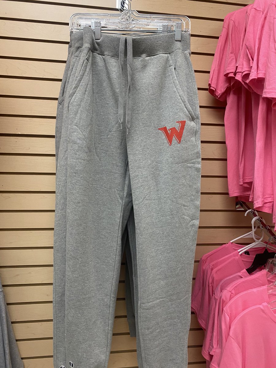 WHSCTEprograms's tweet image. Cappie says come to the Whs hawks nest to get your Whs gear for a holiday gift  for someone 🎄🎅🏻