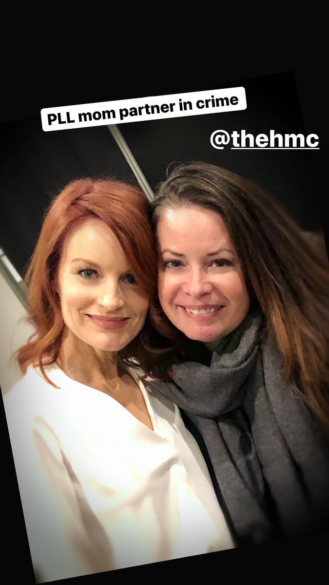 PLL_random's tweet image. #RosewoodReunion #PLLCon 

La mitad de las #PLLMoms juntas de nuevo en la #GermanComicCon