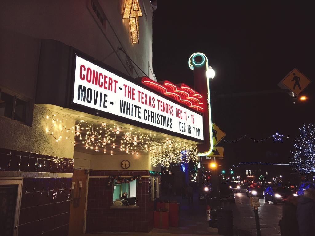 Get in the Christmas spirit this holiday season with a classic movie showing at the historic Palace Theatre in downtown Grapevine. ms.spr.ly/6013TVTUZ #VisitGrapevine #CCOT