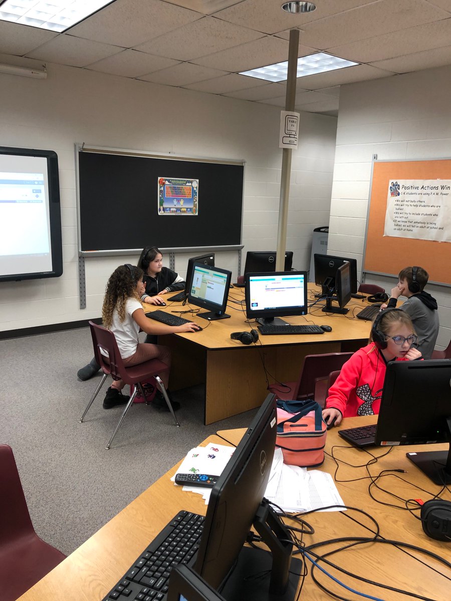 CKBulldogs's tweet image. 5th graders participating in the #HourofCodeinPa #GreatthingshappeningatCK