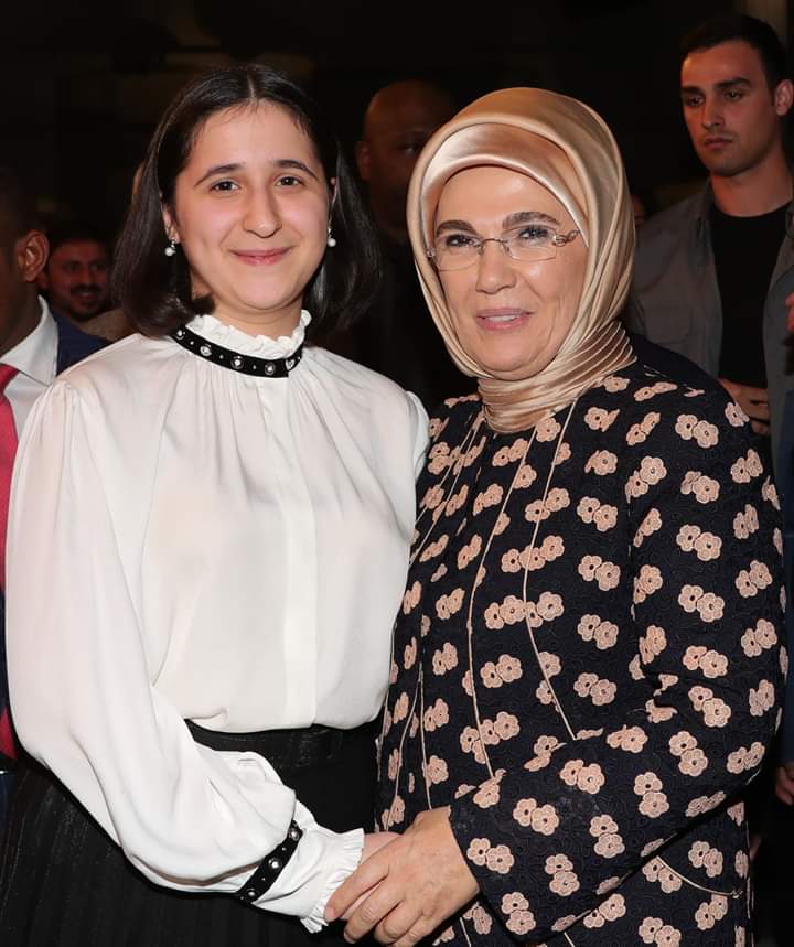 reyhan_jamalova's tweet photo. Memories from one of the most wonderful days of my life.

On the 28th of November, I was honoured to receive the Youth Award at the 2nd annual TRT World Citizen Awards gala!

#TRTWorldCitizen #YouthAward #Rainergy #azerbaijani https://t.co/VAVUjRc5up