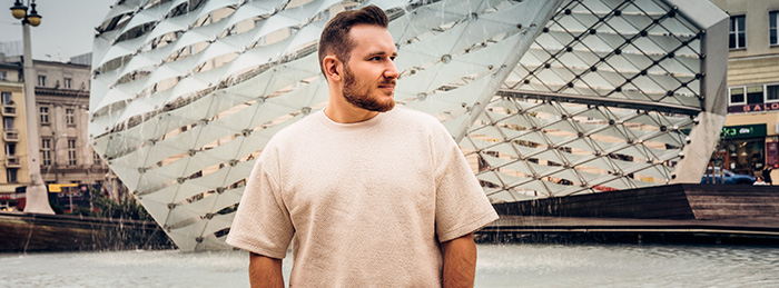 TheMusicEss's tweet photo. Listen to @SkytechMusic and Emdi’s upbeat new anthem ‘By My Side’ for some uplifting vibes! Out now on @cyb3rpvnkmusic!
https://t.co/hqG2YOKWbL
#NewAnthemAlert #Skytech #Emdi #CYB3RPVNK #House https://t.co/YGQdwH0I89