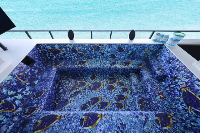 LATICRETE's tweet photo. This custom fish tank in the Porsche design tower in Florida needed nothing but the best. Our friends at Mosaicist Inc. used HYDRO BAN® waterproofing and 254 Platinum thinset from #LATICRETE for this install.
#porsche #hydroban #waterproofingmembrane #254platinum #thinset https://t.co/kp8RySn0uh