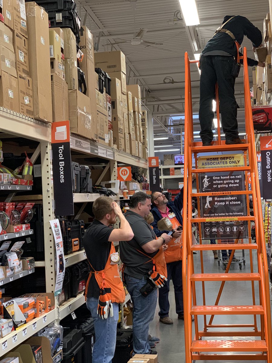ShilohKennedy1's tweet image. DS team packing down in Dept 25 at 4034!  #togetherwesuceed #shelfavailability #INSTOCK123
@erin_brown33 @jianderson_6778 @HDScottatWork @BenjamineSuby @ORANGEoregonian