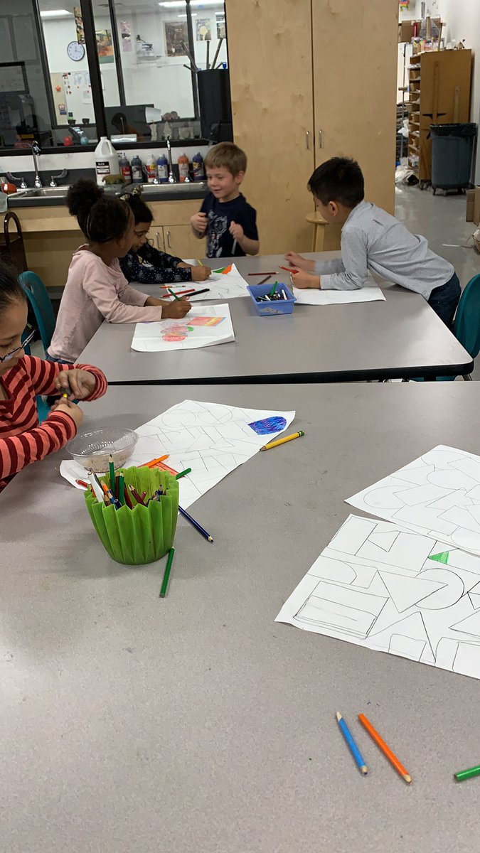 kinterart's tweet photo. Learning color families https://t.co/BsTpVFzCWE