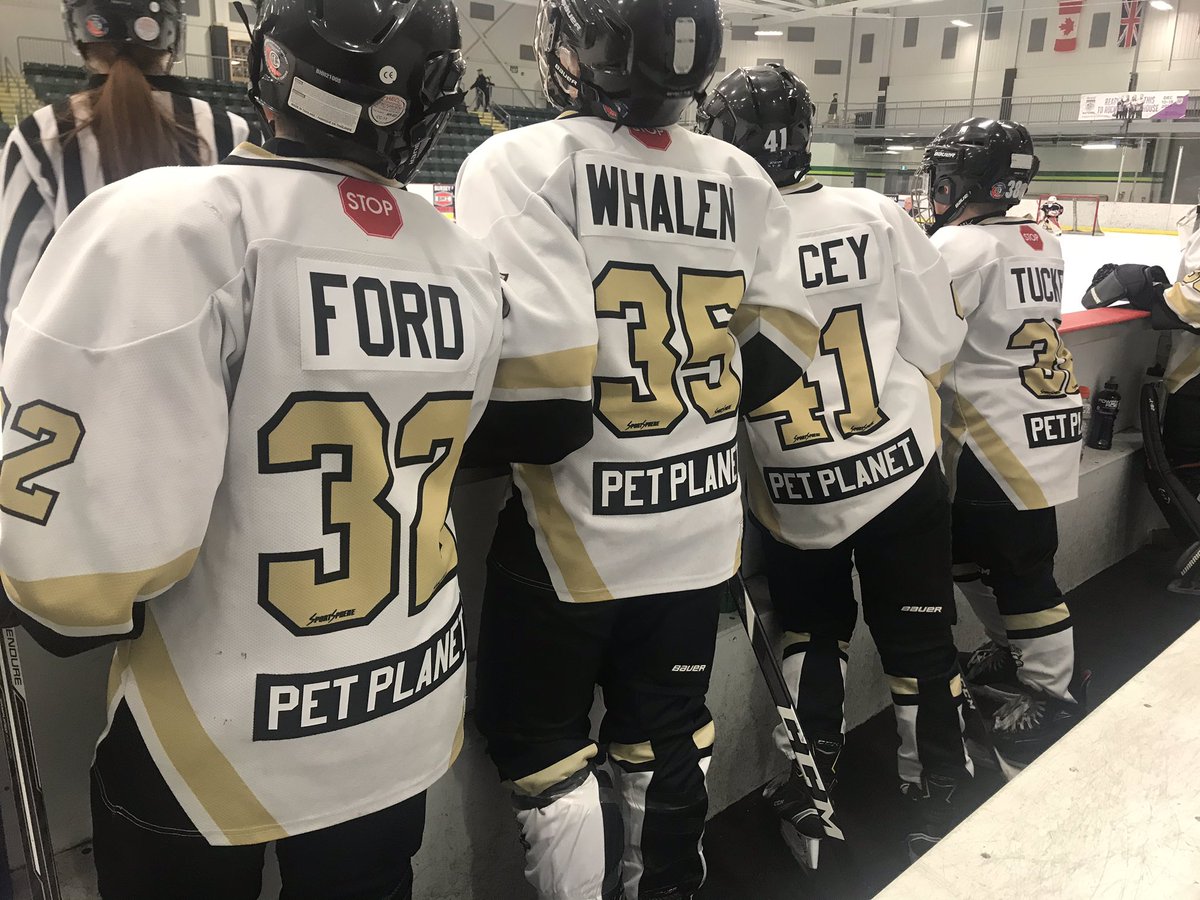 AtomdNe's tweet image. Big Thank You shout out to Loretta and Rodney O’Leary and @PetPlanetHealth for sponsoring our white jerseys!  #lookssharp #supportlocal @roleary77