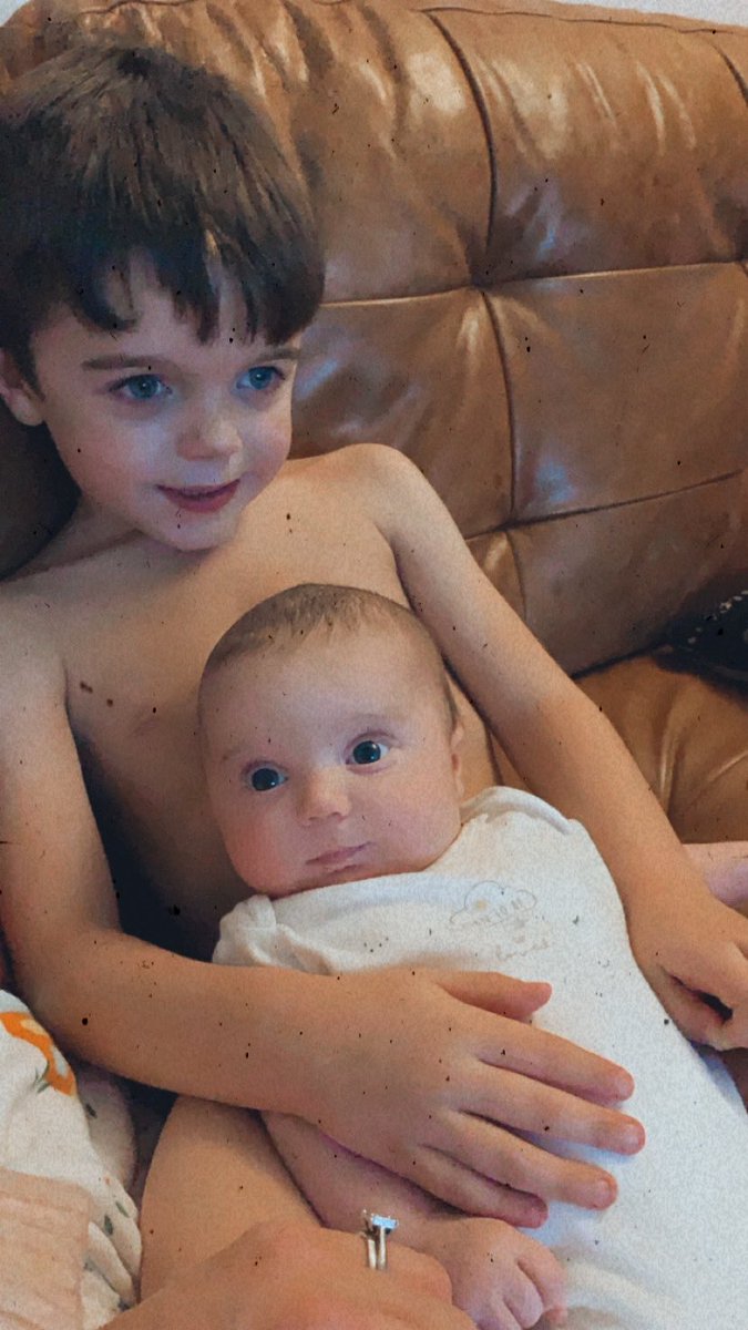 daniibroad's tweet photo. When your kids are this cute how can you not become an annoying social media mum?🤔😍 https://t.co/E1bByfyIGo