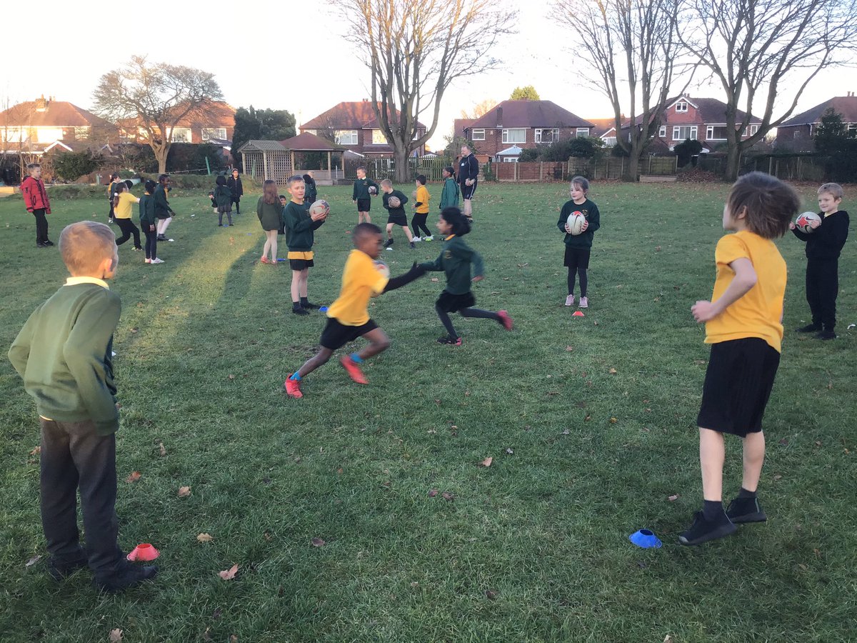 firsprimarysale's tweet photo. #Year3SM and #Year3CS thoroughly enjoyed our training session with @TraffordMv today 🏉 We had lots of fun playing passing games 🏉 #ActiveFirs #ClubLinks #GoodTry #ThankYou https://t.co/4XQVDKvRkm