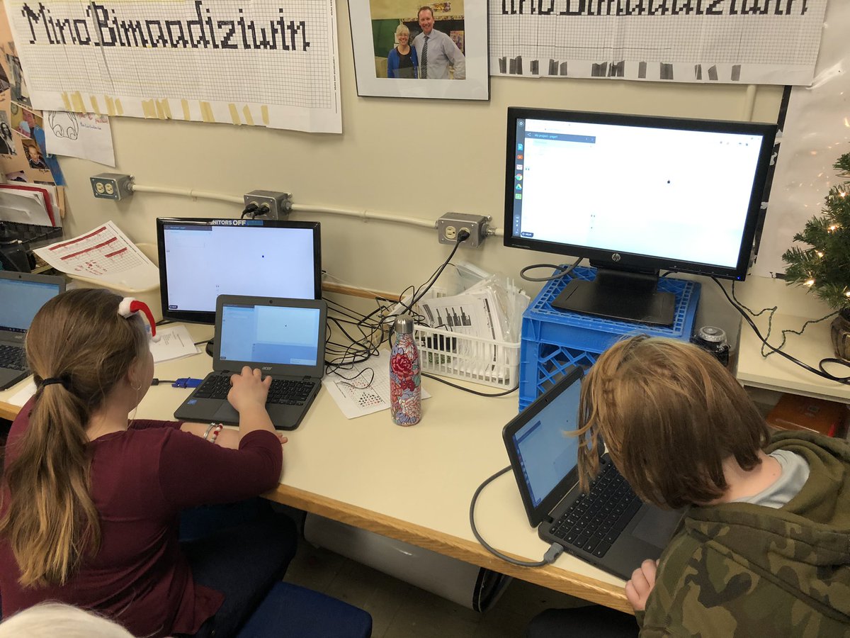 MrGallery9's tweet image. @eganvilleps Ss have moved on to coding their beaded bracelets #RCDSBCodes