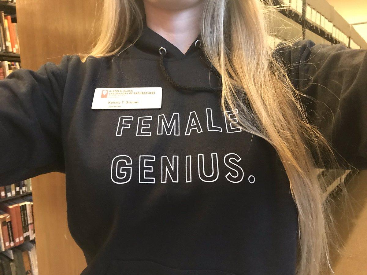 Kelsey_reads's tweet photo. Supporting my other women in academia today! 💖#FemaleGenius https://t.co/OK8aG3Io24