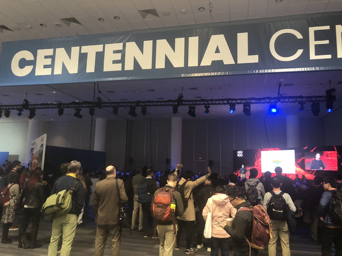 kmccarthy317's tweet photo. Packed house continues as we talk about the evolution of Earth at Centennial Central! #AGU100 #AGU19 @theAGU #EarthInterior https://t.co/z1lccEySoP