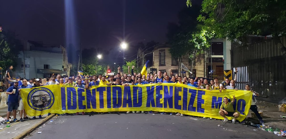 NicolasMorale20's tweet photo. Objetivo cumplido, feliz de estar del lado correcto y formar parte de este grupo de personas, el club vuelve a ser de los socios.
Brandsen 805 para toda la vida. Aguante Boca y aguante el MBJQ 🇸🇪
#latribunaalclub #mbjq #identidadxeneize https://t.co/oU7UQ03dTs